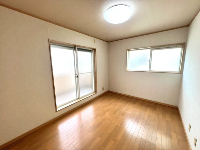 淀川区加島１丁目　中古戸建の洋室|コンパクトで使いやすい洋室です