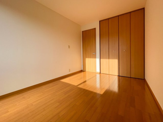 大野城市牛頸３丁目のアパートの居間・リビング