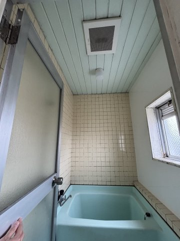 平野台店舗付住宅の浴室