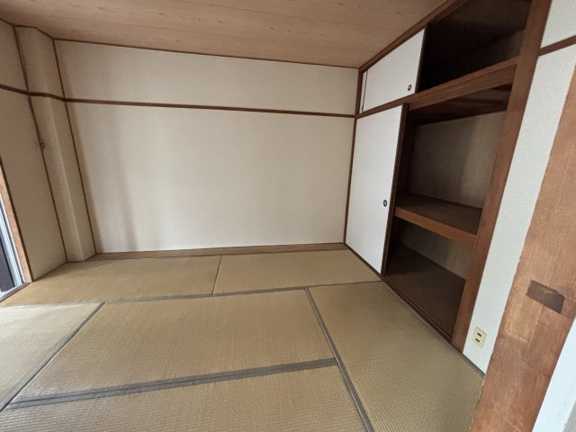 平野台店舗付住宅の和室