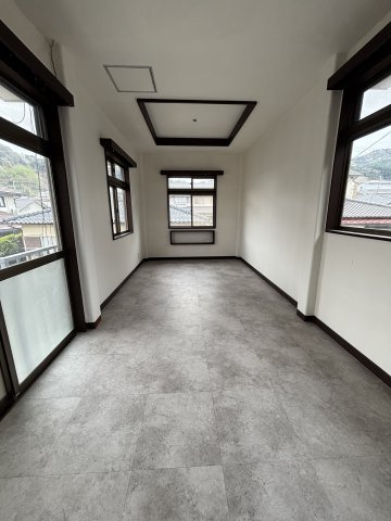 平野台店舗付住宅の洋室