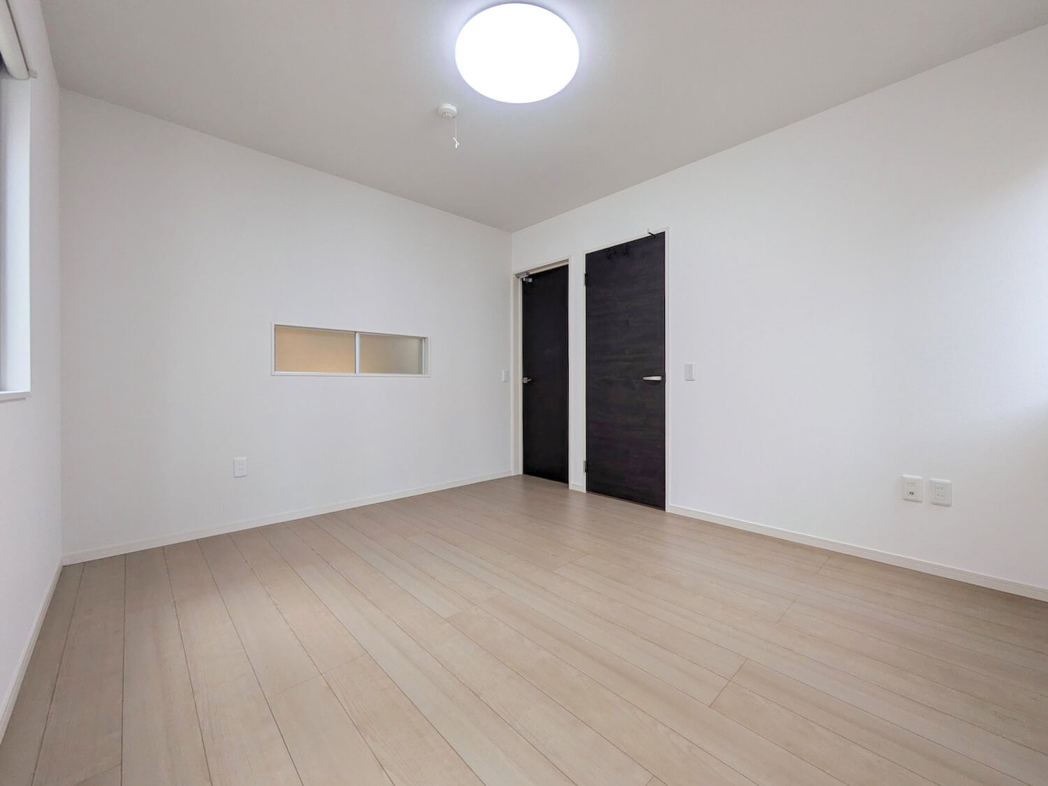 住吉5丁目戸建の洋室|中2階洋室です。