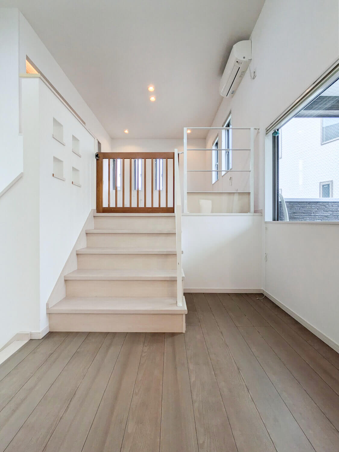 住吉5丁目戸建の居間・リビング