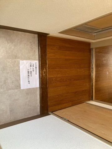 フォーサイト千早Renatusの玄関