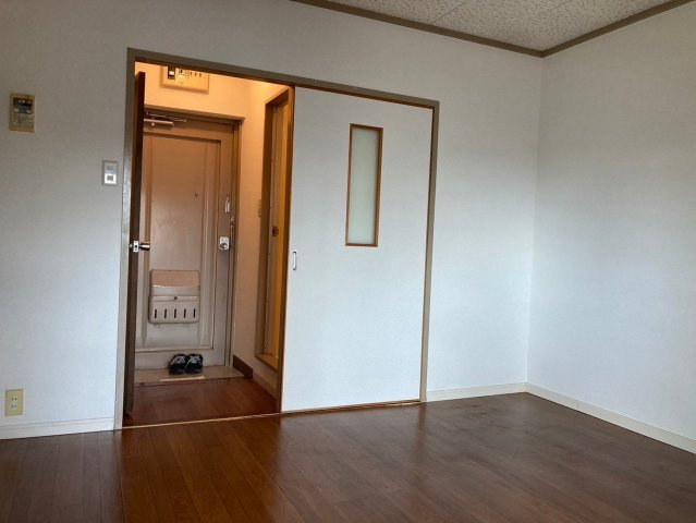 フォーサイト千早Renatusの居間・リビング