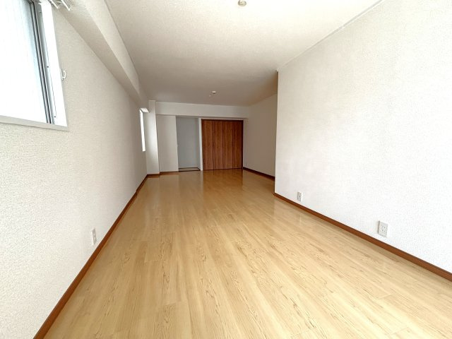 てんぐ屋西新ビルの洋室