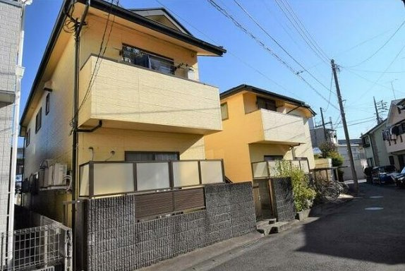 川崎市多摩区菅５丁目のアパートのバルコニー