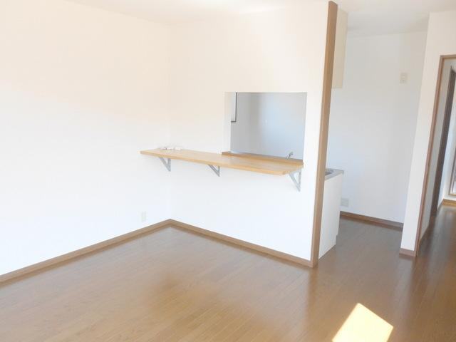 川崎市多摩区菅５丁目のアパートの居間・リビング