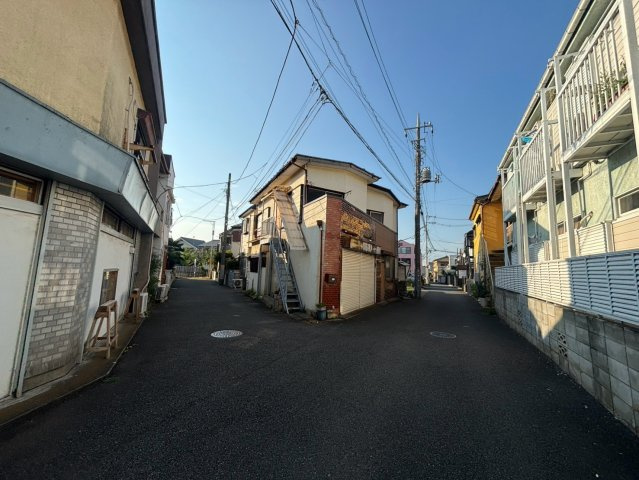 土地　川越市的場の前面道路含む現地写真|角地
