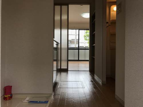 シャーメゾン比島 B棟の玄関