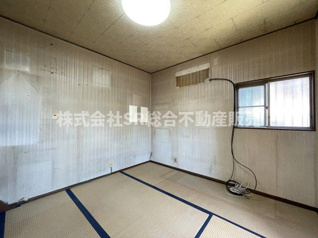 友井4丁目中古戸建の和室|1F　4.5帖。ダイニングキッチンへの動線も良く使いやすい和室です！