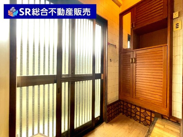 友井4丁目中古戸建の寝室|2F　4.5帖。バルコニーに面した明るい和室です！