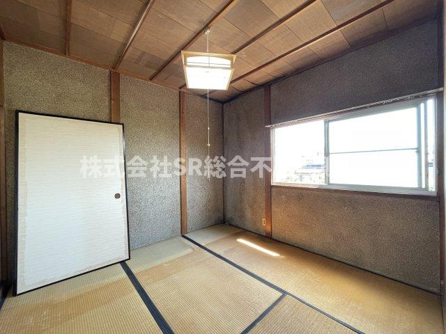 友井4丁目中古戸建の子供部屋|2F　4.5帖。畳の温かみを感じさせてくれる空間です！