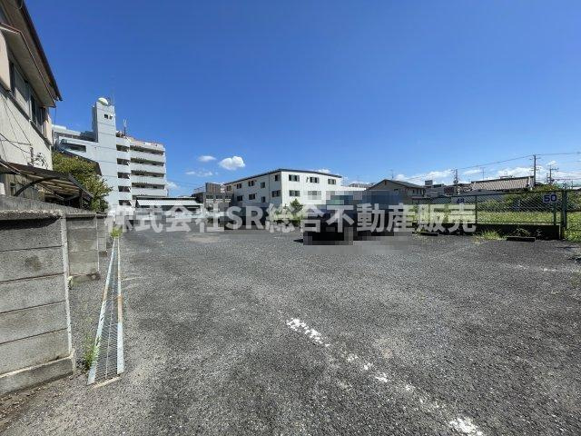 友井4丁目中古戸建の駐車場|駐車場はないですが、物件目の前に月極駐車場があるのでお車をお持ちの方も安心です！
