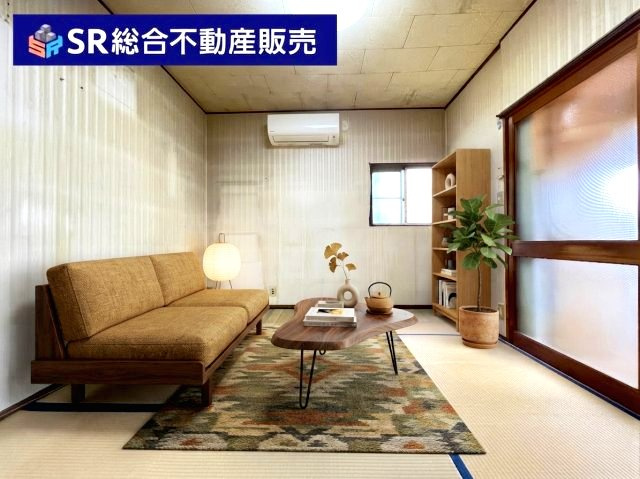 友井4丁目中古戸建のキッチン|1F　5.5帖。ダイニングテーブルも置けるスペースがございます！