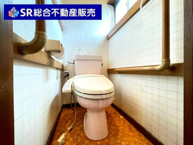 友井4丁目中古戸建のトイレ|温水洗浄便座もございます♪