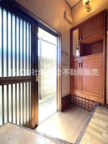 友井4丁目中古戸建の玄関|シューズボックス付きで整理整頓できます！