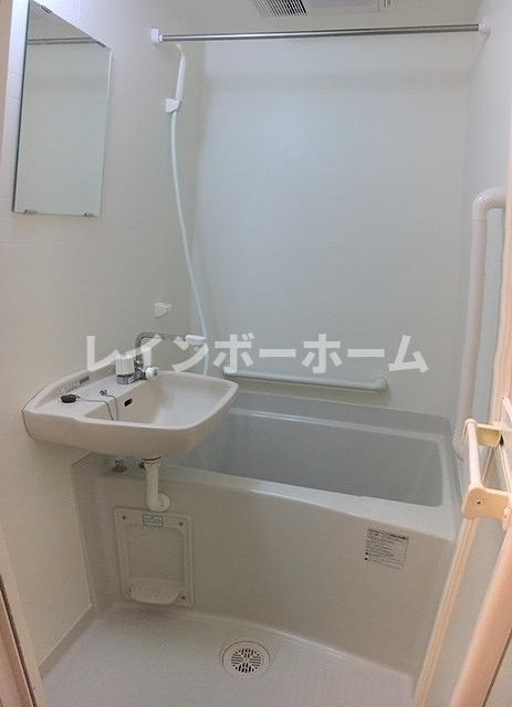 レオパレスベルコンフォートの浴室