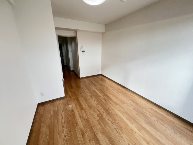 エイムオーエス島崎町マンションの洋室
