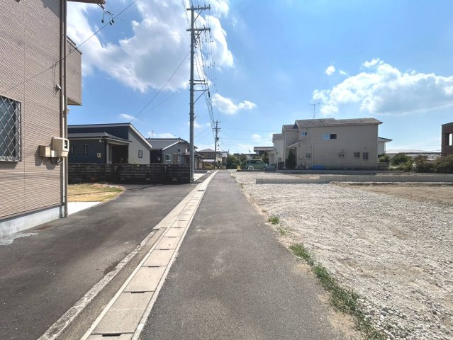 リーブルガーデン　一宮市木曽川町玉ノ井　全2区画分譲の前面道路含む現地写真|「現地（202●年●月●日）撮影」　
■前面道路　
■ヤマダ不動産　株式会社リライフ