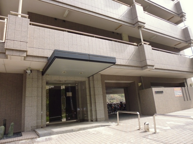 マンション・チェリータワーのエントランス