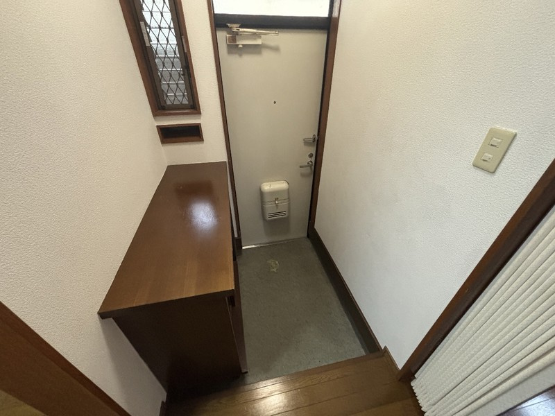 シュプリームかすがのの玄関