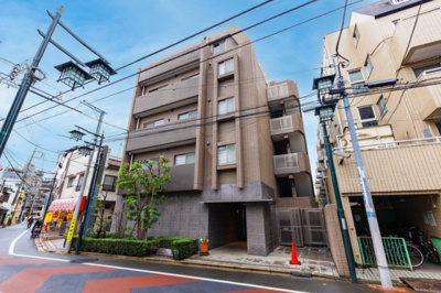 【外観】 | ウェルフェアステージ杉並堀ノ内 | 鉄筋コンクリート造のがっちりとした建物。