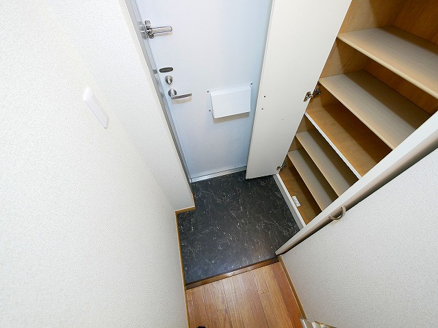 レオパレスペニーレーンの玄関|毎日通る玄関はこちらです
