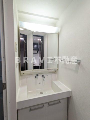 エスライズ本町東　BRAVI不動産の独立洗面台|【エスライズ本町東】独立洗面台あり、毎朝おしゃれに忙しい女性の方におすすめです