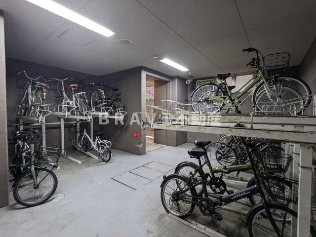エスライズ本町東　BRAVI不動産のその他共用部分|【エスライズ本町東】駐輪場