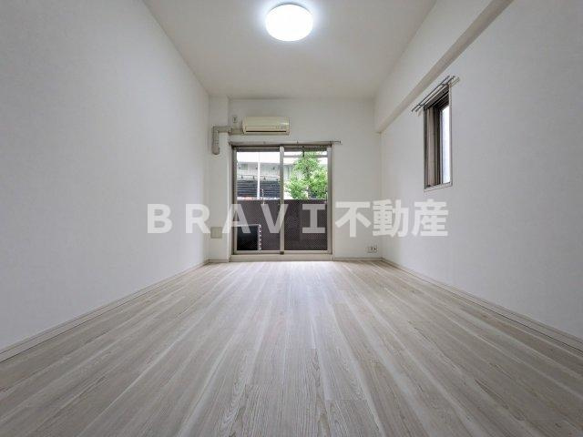 エスライズ本町東　BRAVI不動産の居間・リビング|【エスライズ本町東】ゆったり過ごせる居間です