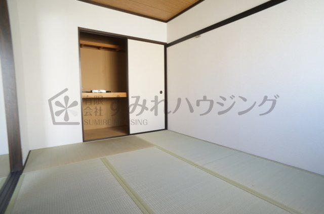 フラワーハイツ愛の寝室|参考、同建物・同間取りの号室