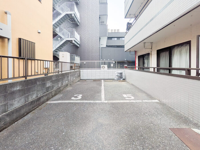 カーサM.Uの駐車場