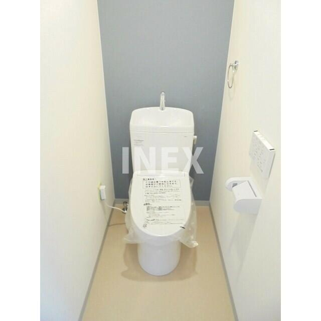 横浜市神奈川区松見町４丁目の賃貸マンションのトイレ