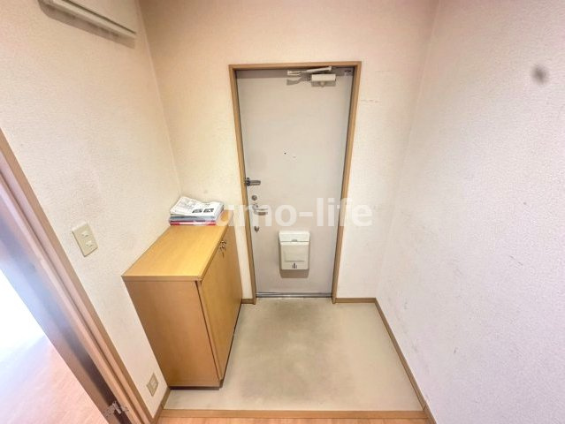 ユニフレックス寺本の玄関