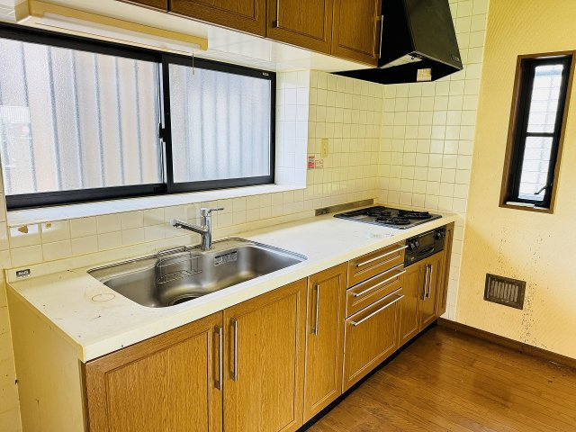 八王子市　中野上町　中古戸建てのキッチン|～現在建リフォーム中、詳細は当社までお気軽にお問合せ下さい～