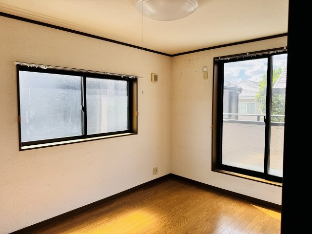 八王子市　中野上町　中古戸建ての洋室|～現在建リフォーム中、詳細は当社までお気軽にお問合せ下さい～