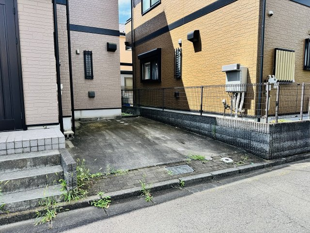 八王子市　中野上町　中古戸建ての駐車場|～カースペースは1台分～