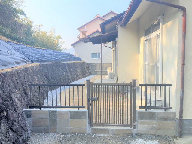 今岡戸建のエントランス