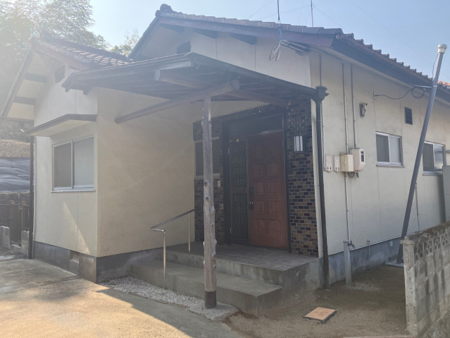 今岡戸建の玄関