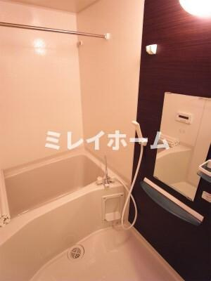 リブリ・K & W 上池台の浴室