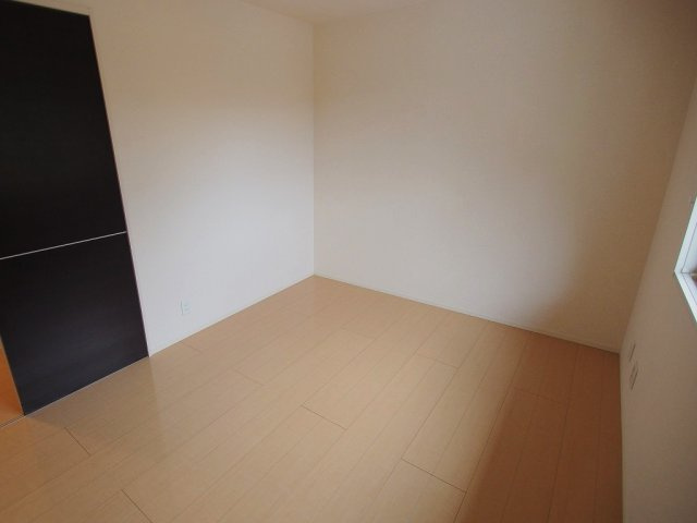 エンブレム伴　B棟の子供部屋