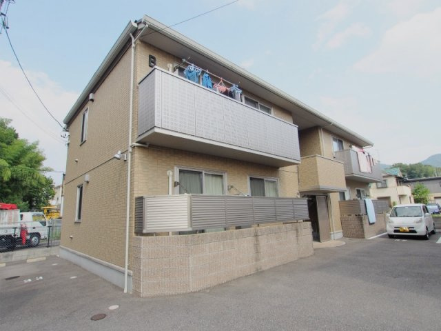 エンブレム伴　B棟の外観