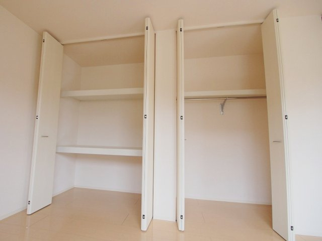 エンブレム伴　B棟の収納