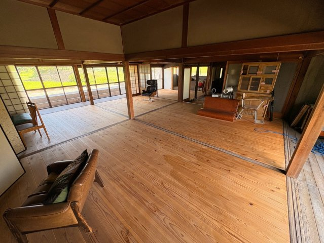 北田原町店舗の居間・リビング