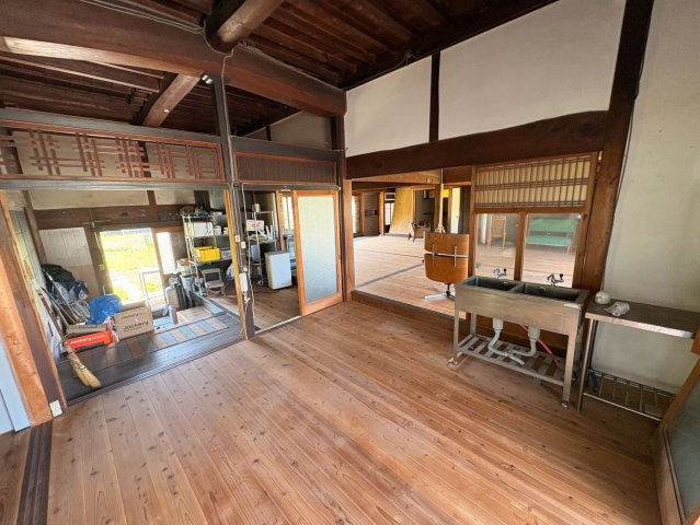 北田原町店舗の居間・リビング