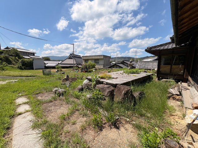 北田原町店舗の庭