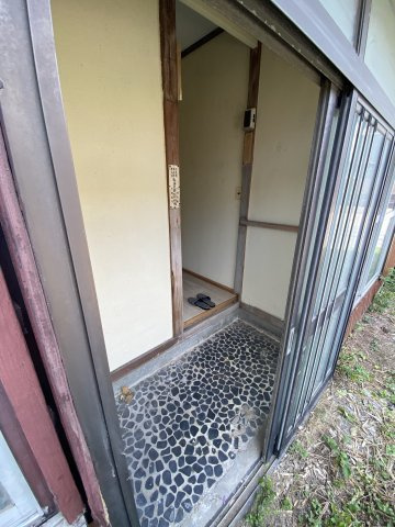木更津市中里貸家の玄関