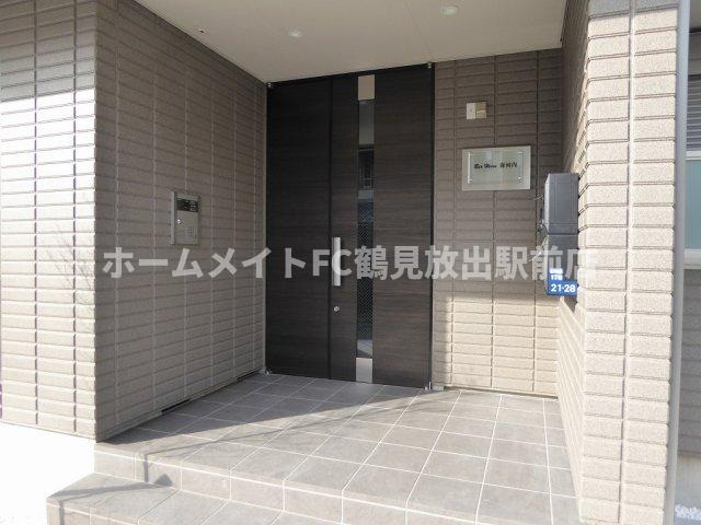 東大阪市森河内西１丁目のハイツのエントランス