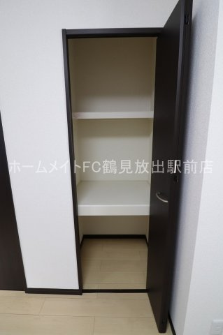 大阪市鶴見区今津中４丁目のハイツの収納